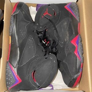 Big kid used jordan 7 , good condition fits woman size 6.5